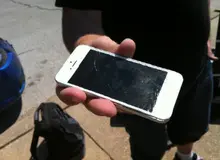 ترس از لو رفتن فیلم رابطه نامشروع در تلفن همراه باعث پیشنهاد ۱۰۰ میلیونی او به دزد موبایلش شد
