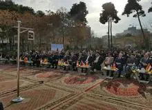 در بین این همه عالم دینی در مراسم«مشهد؛ پایتخت فرهنگی جهان اسلام» یک نفر نبود، جواب این خانم را بدهد؟