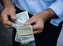 نسخه پیچی کانال های وابسته به دلالان برای مردم/ تلاش غلط مردم برای خرید دلار ۱۷ هزار تومانی، دلار را 18 هزار تومان کرد!
