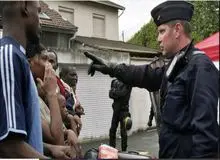 قتل دختر ۱۹ ساله توسط مرد مهاجر؛ دولت جدید فرانسه برای سختگیری بیشتر علیه مهاجران اعلام آمادگی کرد