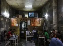 گزارشی درباره قهوه خانه های زیر زمینی/ اینجا "کرونا" دود می کنند
