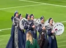 اعتراض وزارت ورزش به کمیته برگزاری جام ملت‌های آسیا به دلیل فعالیت یک گروه هنری در بین دو نیمه دیدار ایران و هنگ‌کنگ