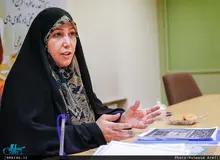 مدیر کل امور زنان وزارت آموزش و پرورش: پیشنهاد دادیم دختران دانش آموز اول تا سوم دبستان مجبور نباشند مقنعه بپوشند یا حداقل روسری سر کنند

