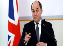 وزیر دفاع انگلیس کناره‌گیری کرد