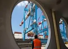 اولین کشتی باری امارات به زودی به بندر حیفا در اسرائیل می‌رسد