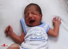 جیب خالی پدر و هزینه کلان درمان‌ نوزاد ۲۴ انگشتی/ شفای حسن را از امام رضا (ع) خواسته‌ام