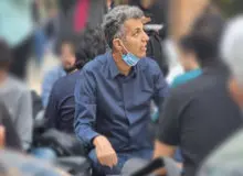 ببینید: نهار خوردن عادل فردوسی‌پور کنار دانشجویان در حیاط دانشگاه شریف +ویدیو 