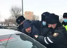 رئیس جمهور قزاقستان دستور شلیک مستقیم به مردم داد: گفت‌وگویی در کار نیست، تیراندازی مستقیم می کنیم