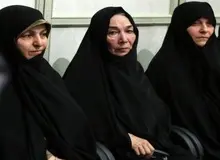 پاسخ تند و عجیب پروانه معصومی به لیلا حاتمی: مگر در کشورهای دیگر اعتراض را با بوسه جواب می‌دهند؟ آنها که مردم را به مسلسل می‌بندند / اگر دوست ندارد از ایران برود جای دیگر زندگی کند!
