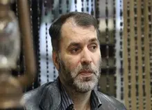 مسعود ده‌نمکی: نادر جان می‌دانم از امشب پوسترهایت را فراوان چاپ خواهند کرد، حیف که به صبر و سکوتم فراخواندی!/ از کسانی گفتی که به اسم نوانقلابی‌گری از روی ما رد شده‌اند
