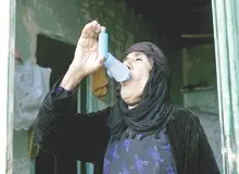 گزارشی از وضعیت مصدومان شیمیایی «زرده دالاهو» در استان کرمانشاه که حتی دفترچه بیمه هم ندارند/ بدون بیمه و بدون امکانات سی سال است که جان می دهند 