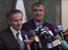 شوخی «مدیرکل آژانس» با خبرنگاران به زبان فارسی/ گروسی: دارم فارسی یاد می گیرم/ FILM