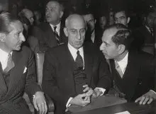  نشستن مصدق روی «صندلی نمایندگان انگلیسی» در دادگاه لاهه واقعیت دارد؟