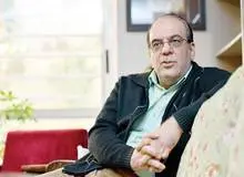 عباس عبدی: پیش بینی  ۲۸۵ هزار تومانی شدن قیمت هر دلار در سال ۱۴۰۶ غیر واقعی نیست 