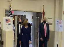 ترامپ رای خود را به صندوق انداخت/ شوخی رئیس جمهور آمریکا با رسانه ها 