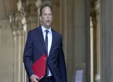 گرانت شاپس به عنوان وزیر دفاع جدید بریتانیا منصوب شد