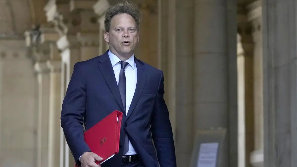 گرانت شاپس به عنوان وزیر دفاع جدید بریتانیا منصوب شد