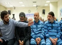 پخش زنده دادگاه متهمان بانک سرمایه /دادگاه داماد شریعتمداری و احسان دلاویز را به صورت زنده ببینید