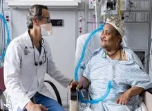 موفقیت اولین پیوند حنجره در فرانسه؛ بیمار پس از دو دهه صحبت کرد