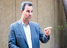 کنایه جلال میرزایی نماینده مجلس به قالیباف: برای حل مشکل مردم در دوره شیوع کرونا چه کاری انجام داده ای ؟!