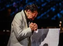 خالق نغمه‌های عاشقانه به خاک سپرده شد