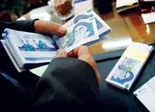 احتمال تعیین دستمزد کارگران بعد از عـید/ بیش از ۸۰ درصد کارگران حداقل بگیرند و یک میلیون و ۲۰۰ هزار تومان حقوق می‌گیرند
