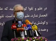 وزیر بهداشت: برخی فکر می‌کنند واکسن را حراج کرده اند و ما نمی‌خریم / ما را به باد تمسخر گرفتند درحالیکه ما بصیرت داشتیم/ هدایت رهبری بی نظیر بود
