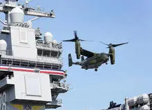 گران ترین ناو هواپیمابر جهان به آب انداخته شد(  گزارش تصویری )