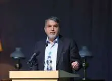 وجود لباس خارجی در ویترین‌ها ظلم به نسل جوان است/ لباس و مدگرایی نباید هویت اسلامی را تخریب کند