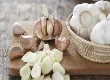 با سیر از چشم ها مراقبت کنید