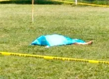 قتلی در زمین فوتبال