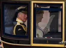 واکنش پادشاه بریتانیا به بازداشت برادرش