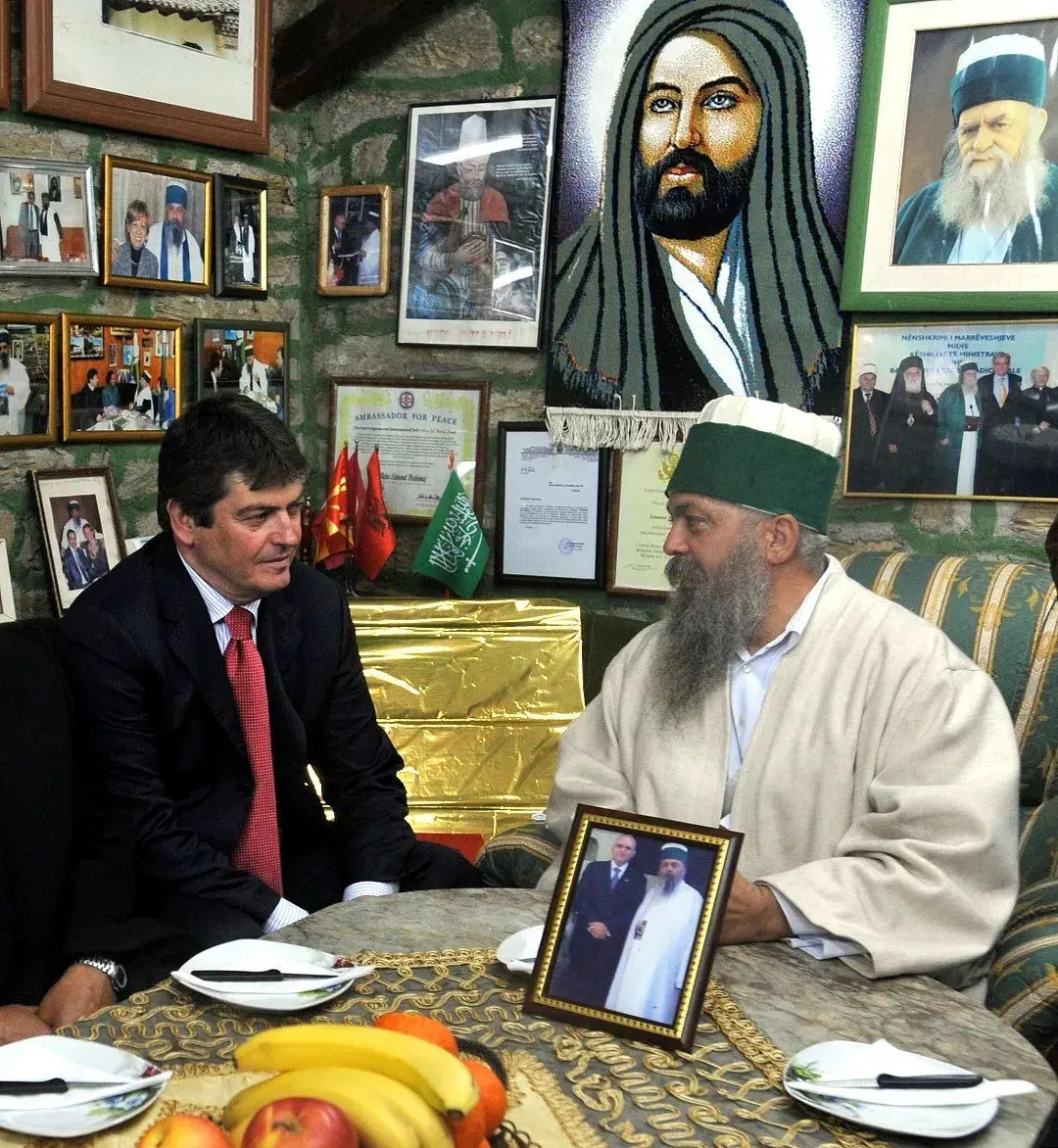 حکومت اسلامی در قلب اروپا؛ «کشوری مستقل و البته آزاد از نظر لباس پوشیدن و الکل نوشیدن تاسیس می‌شود»