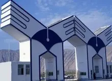 اعتراض جمعی از دانشجویان دانشگاه آزاد به اقدامات فرهاد رهبر
