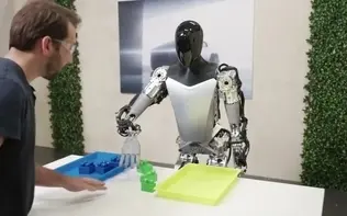 ایلان ماسک: ربات اپتیموس تسلا فقر را ریشه‌کن خواهد کرد