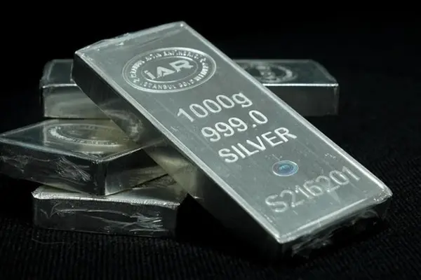 جانشین نقره در بازار چقدر قیمت خورد؟/بورس قرمزپوش شد