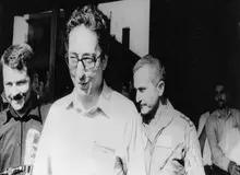 روایتی کمتر شنیده شده از نحوه خروج ابوالحسن بنی صدر از ایران در سال ۱۳۶۰