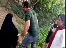 ارگان رسانه‌ای دانشگاه آزاد: خانم آمر به معروف در نارنجستان شروع کننده درگیری بوده/ روسری خانم کمی عقب رفته بوده و به طور کامل از سرش نیفتاده بوده!