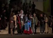  گوهر خیراندیش، دست علی نصیریان را بوسید+فیلم 