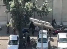 هجوم معترضان به سمت ارگ ریاست‌جمهوری در کابل و تیراندازی طالبان/FILM