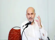 فرشاد مومنی: شاهد روند انحطاط اقتصادی و آینده فروشی در کشور هستیم / ۷۵ درصد جمعیت ایران برای زنده ماندن نیازمند حمایت هستند