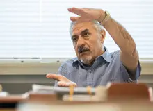 محسن صفایی فراهانی : در پاییز سال  ۸۴آقای احمدی‌نژاد به‌عنوان رئیس دولت وقت، در یک شب۷  مدیرعامل بانک را تغییر داد/ گردش مالی مواد مخدر در کشور بیش از ۱۶۰  هزار میلیارد تومان در سال است 