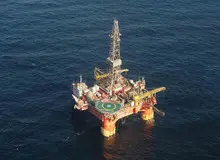 مکاتبه کمیسیون مجلس با قوه قضاییه برای پیگیری سرنوشت دکل‌های نفتی دولت احمدی‌نژاد