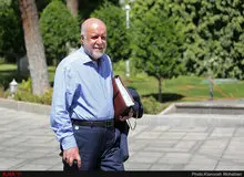  وزیر نفت: بنزین ۵ هزار تومانی شایعه است

