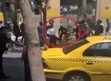 یک معلم دبیرستان مقابل دادگستری کل استان اصفهان خودش را به آتش کشید / FILM