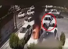 آتش زدن پراید در روز روشن مقابل چشمان مردم/FILM
