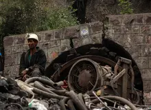 کارگران معدن یورت: پول بنزین موردنیاز برای روشن کردن ماشین‌هایمان را نداریم