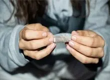 تعداد والدین و فرزندانی که با هم ماری جوانا مصرف می کنند، افزایش یافت/ اثرات واقعی ماری جوانا که نمی دانید