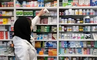 شورای عالی داروخانه‌ها: ذخایر استراتژیک انبارهای دارویی در کشور، کاهش یافته/ نقدینگی مورد نیاز برای واردات دارو وجود ندارد/ داروخانه‌ها نسبت به گذشته ضعیف‌تر شده‌اند