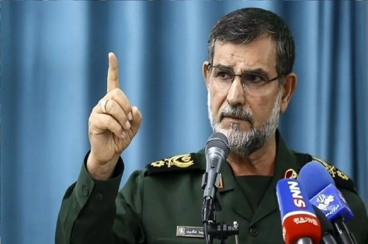 فرمانده نیروی دریایی سپاه: جزایر ایران دژ‌های مستحکمی‌اند، اگر دشمن خطایی کند، همان‌جا پاسخ قاطع خواهد گرفت / دشمنان باید دندان طمع خود را نسبت به جزایر ایران بکشند، چرا که این دندان ریشه ندارد 